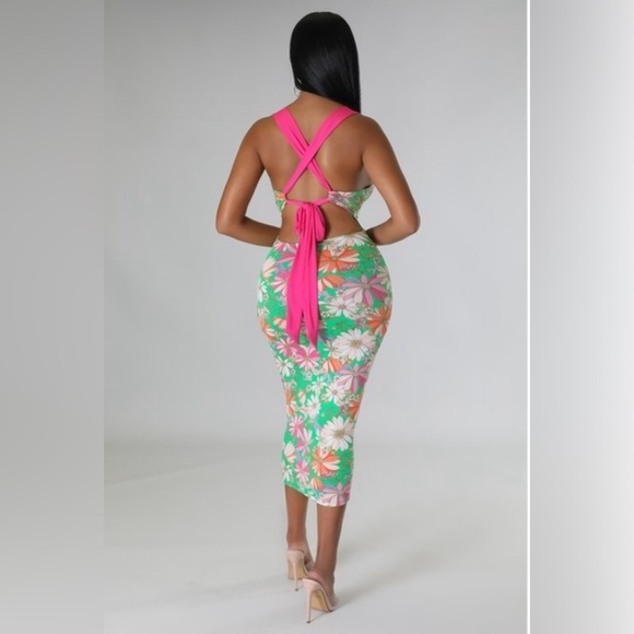 Green Floral Cut Out Pink Self Tie Back Closure Midi Dress - Picture 3 of 17